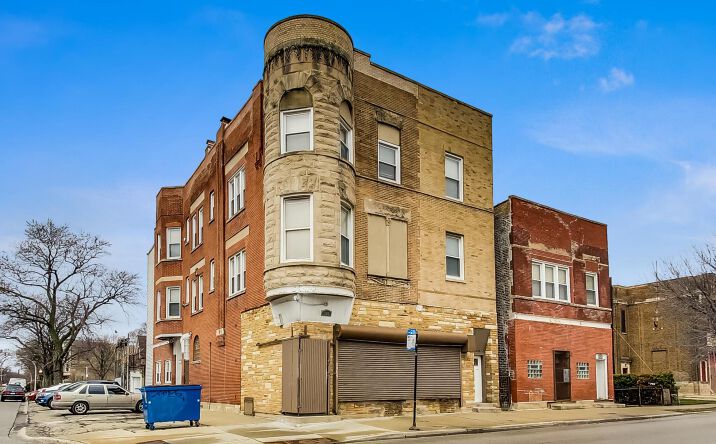 Pictures of Mixed Use property located at 700 N Kedzie Avenue, Chicago, IL 60612 for sales - image #1