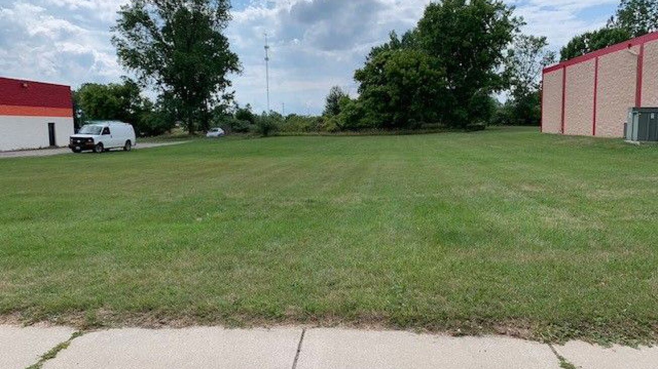 1465 Wright Ave, Alma, MI 48801