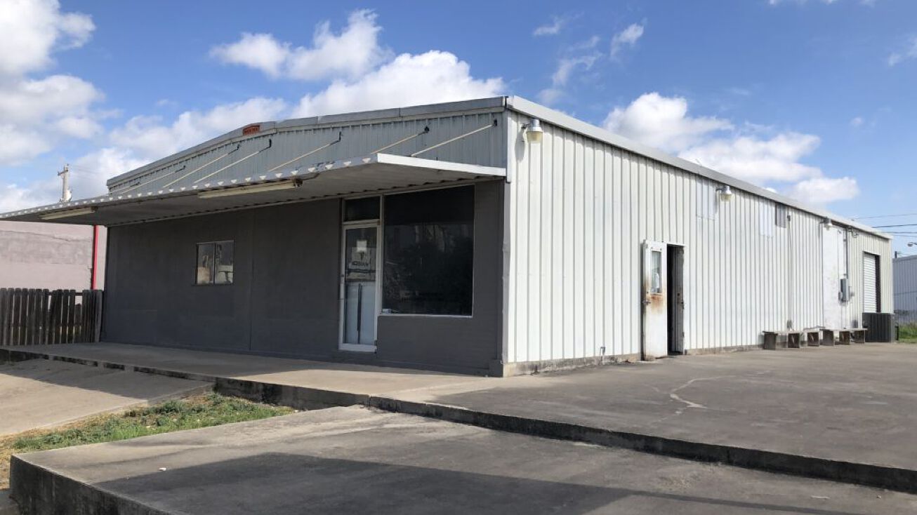 300 W Thornton, Three Rivers, TX 78071