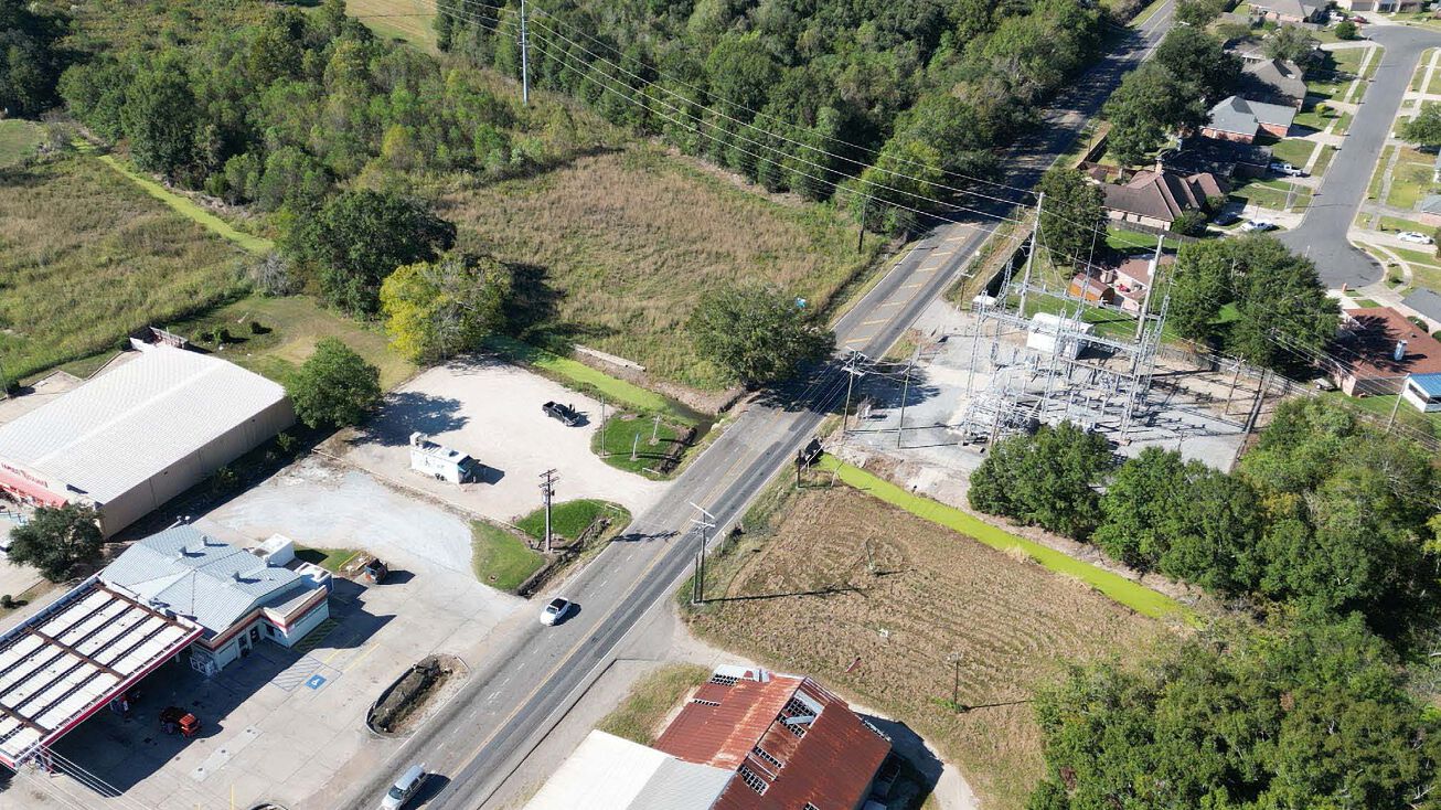 1015 W Gloria Switch Rd, Carencro, LA 70520