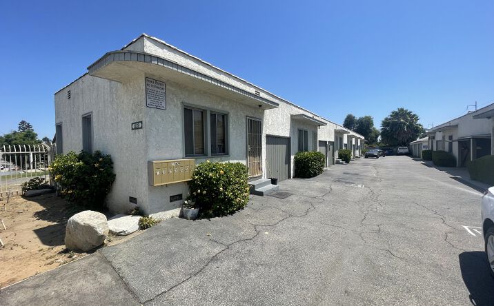 Pictures of Multifamily property located at 1129 Centinela Ave, Inglewood, CA 90302 for comps - image #1