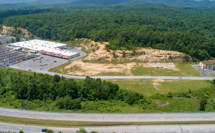 Pictures of Retail property located at 763 Mall Rd, Fayetteville, WV 25840 for sales - image #1