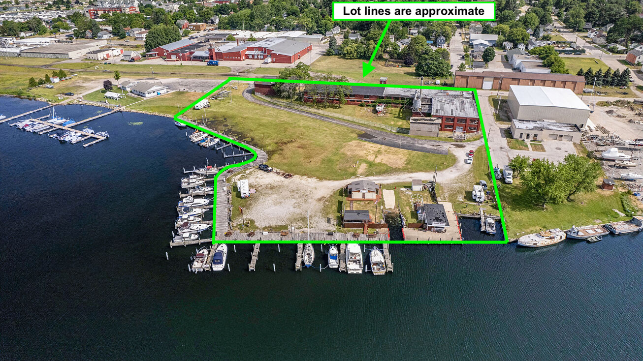 510 Lake St, Ludington, MI 49431