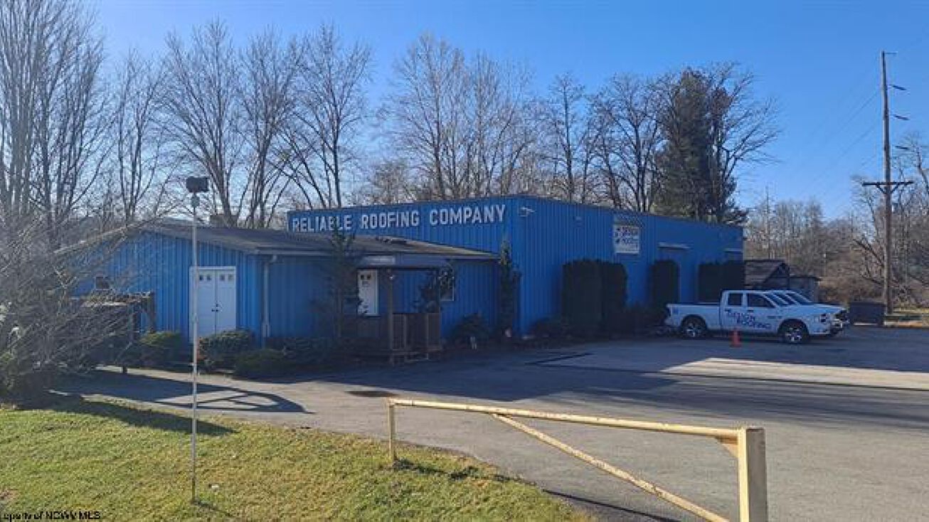 900 Worth Ave, Elkins, WV 26241