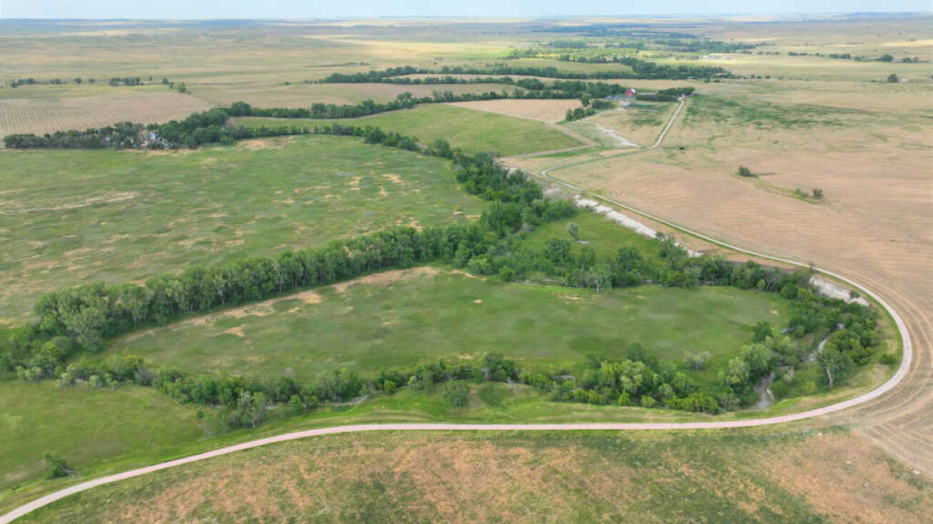 893 +/ Deeded Acres In Dawes County, Chadron, NE 69337