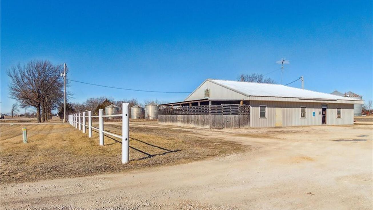 1254 54 Highway, Yates Center, KS 66783