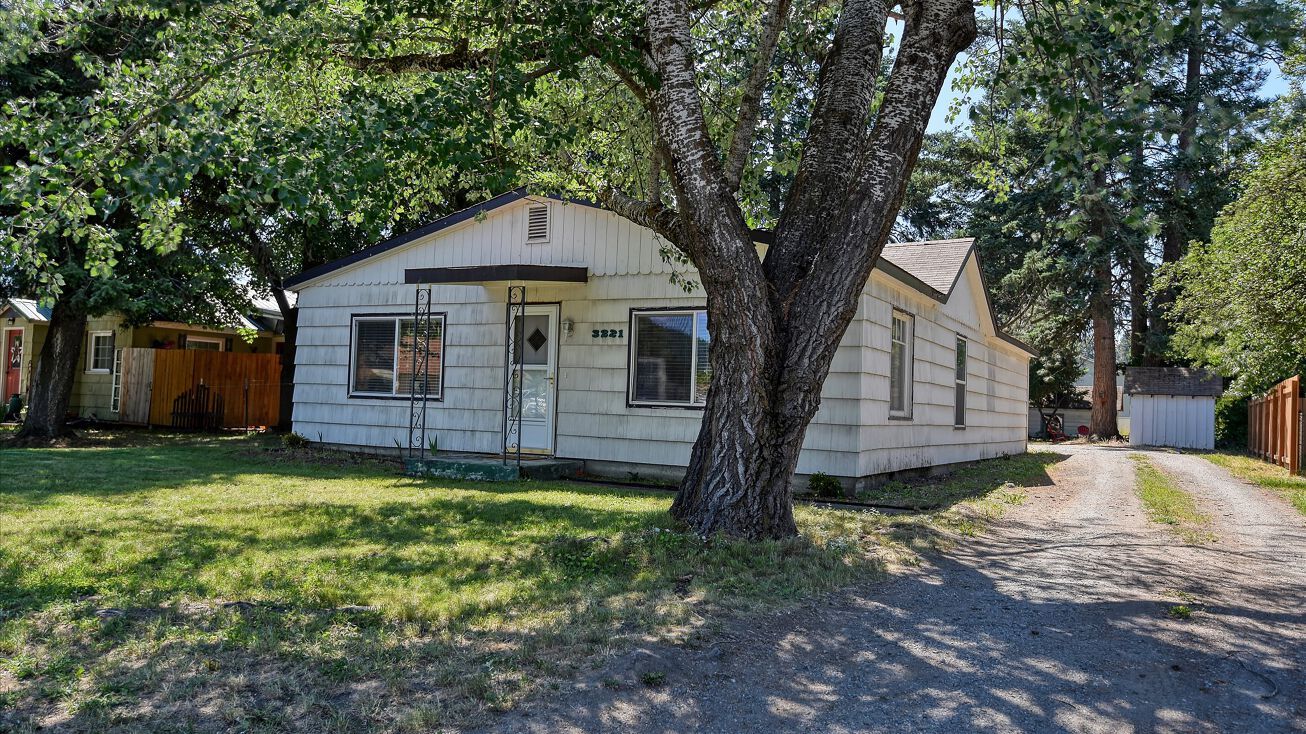 3221 N 4th St, Coeur d'Alene, ID 83815
