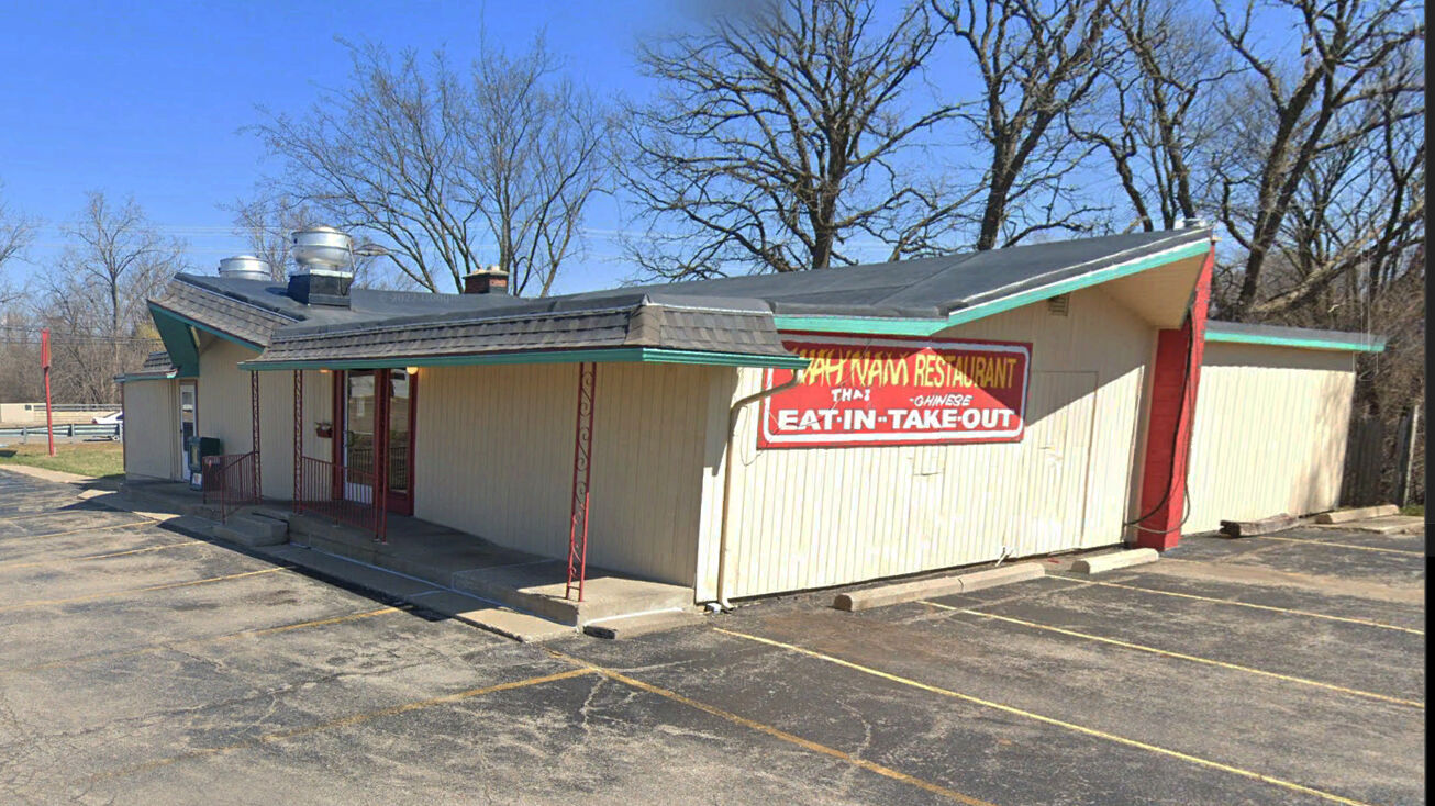 4492 Richfield Rd, Flint, MI 48506