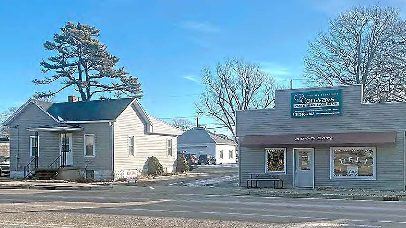 2108 & 2112 South Center Drive, Maryville, IL 62062 Retail Property