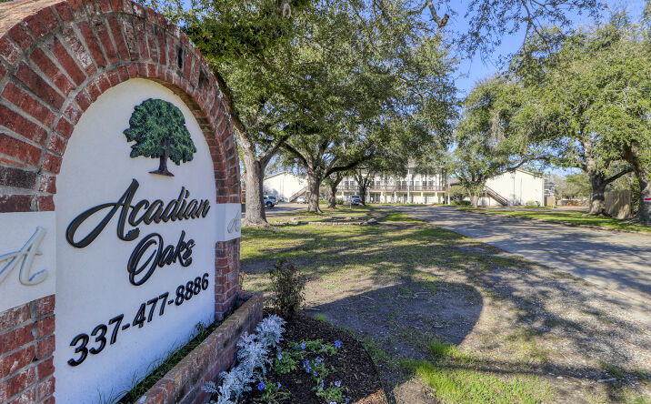 Pictures of Multifamily property located at 710 W McNeese St, Lake Charles, LA 70605 for sales - image #1