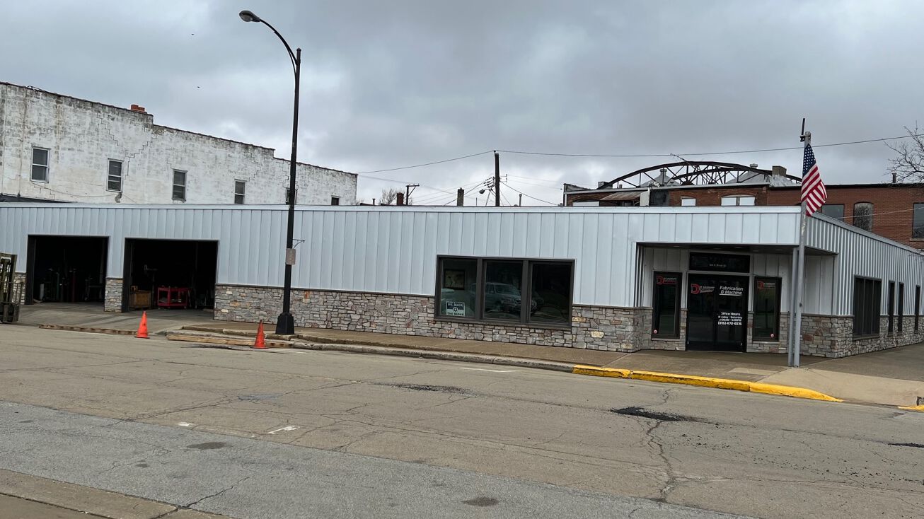 124 E River St, Momence, IL 60954 Industrial Property for Sale 124