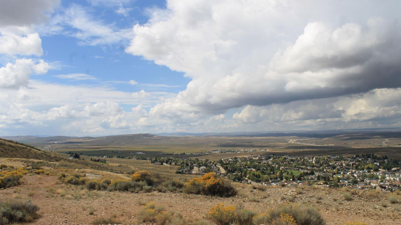 Sioux Dr, Evanston, WY 82930