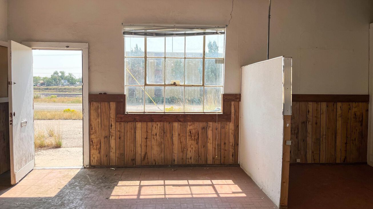 610 Front St, Hanna, WY 82327