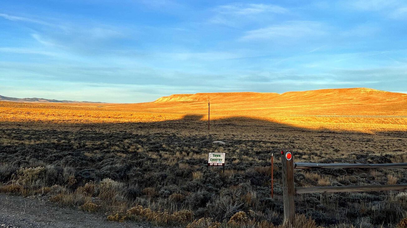 Lot 3 Block 3, Cow Creek Station, Saratoga, WY 82331 | Crexi.com