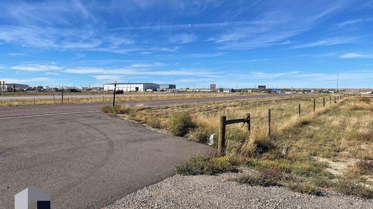 0001 Fullspeed Circle, Bar Nunn, WY 82601