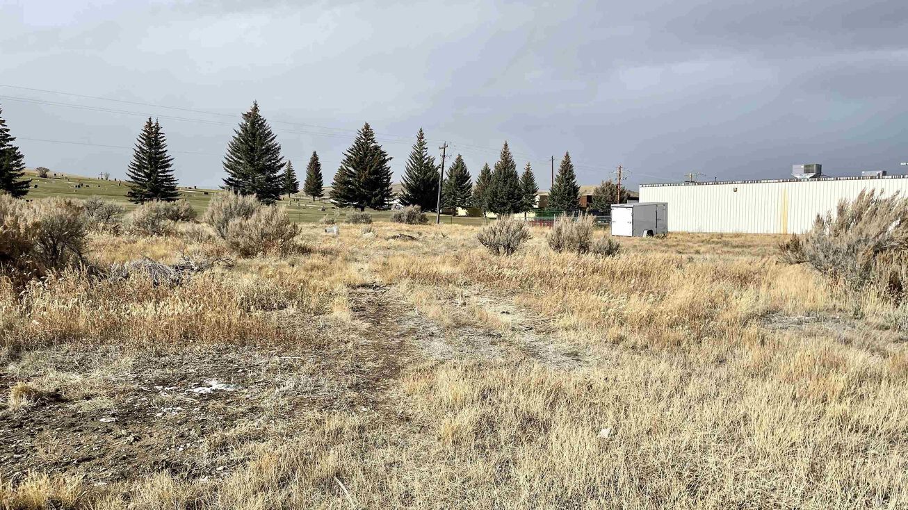 Pictures of Land property located at Southland Commercial, Diamondville