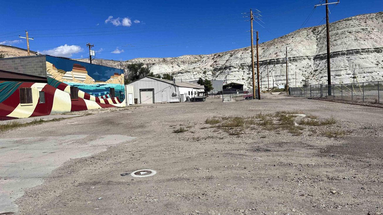 591 E Flaming Way, Green River, WY 82935