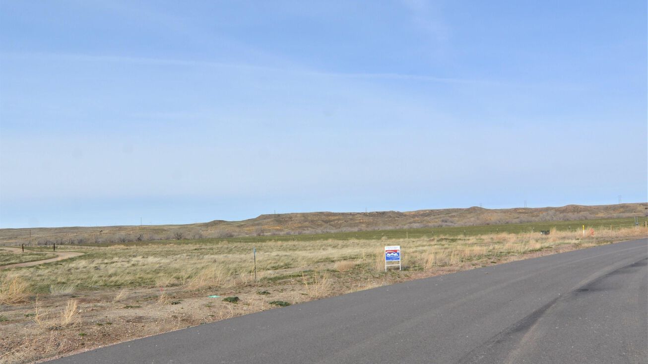 222 Jon St, Glenrock, WY 82637