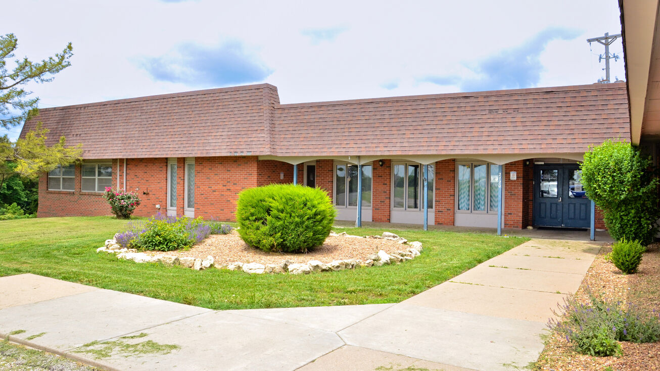 2720 E 12th Ave, Winfield, KS 67156
