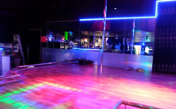 Pictures of Retail property located at for sales - image #1