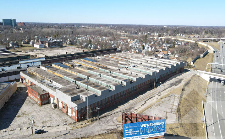 Pictures of Industrial property located at 2411 Albion St, Toledo, OH 43606 for sales - image #1
