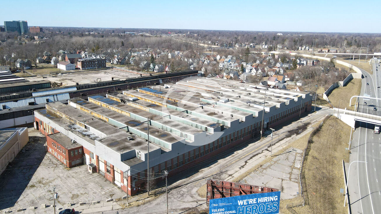 2411 Albion St, Toledo, OH 43606