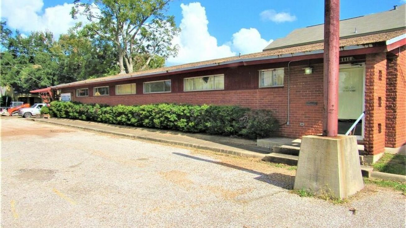 1116 N Fulton St, Wharton, TX 77488