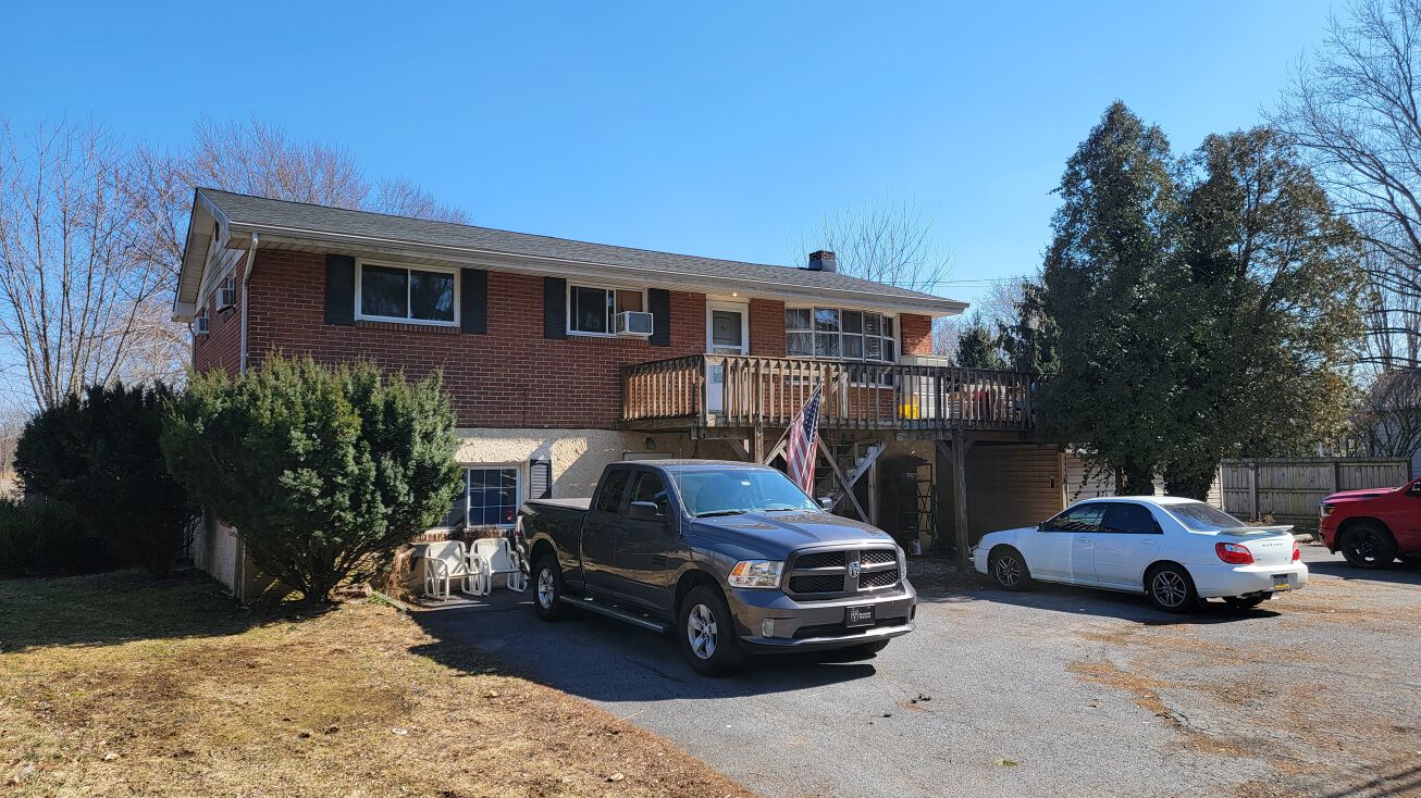 2173 Brookside Rd, Macungie, PA 18062