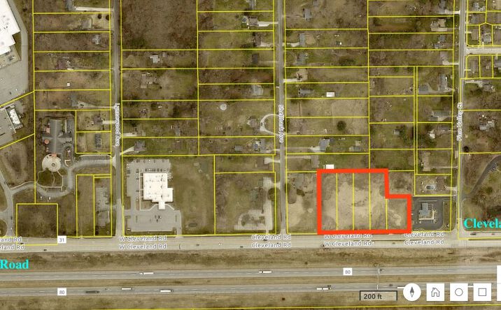 Pictures of Hospitality, Land, Multifamily, Office, Retail property located at 21189 Cleveland Rd, South Bend, IN 46628 for sales - image #1