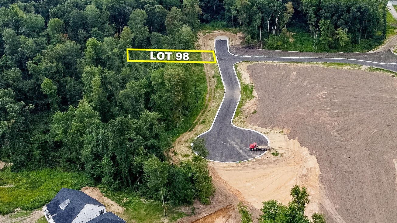 52206 Silverthorne, Granger, IN 46530