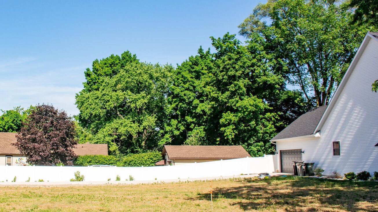 1011 Stanfield St, South Bend, IN 46617