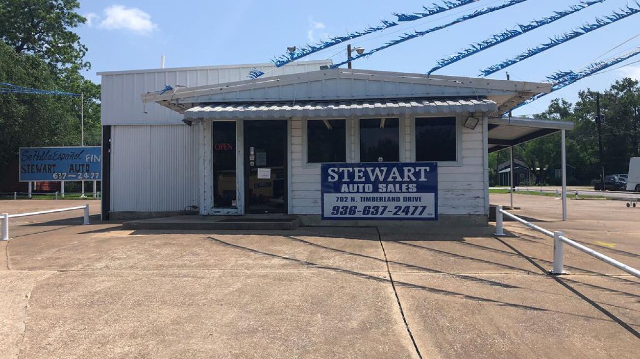 702 N Timberland Dr, Lufkin, TX 75901