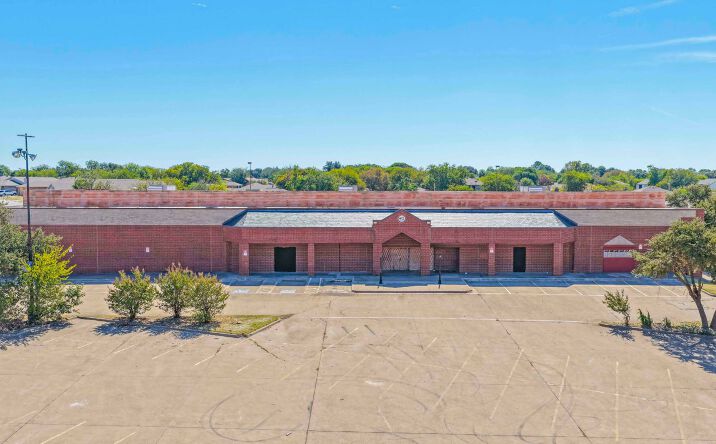 Pictures of Retail property located at 3025 Altamesa Blvd, Fort Worth, TX 76133 for sales - image #1