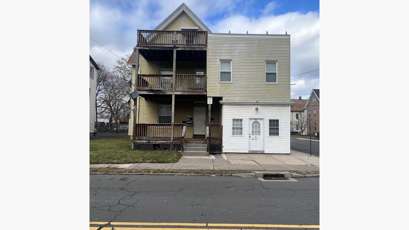 58 Dwight St, New Britain, CT 06051