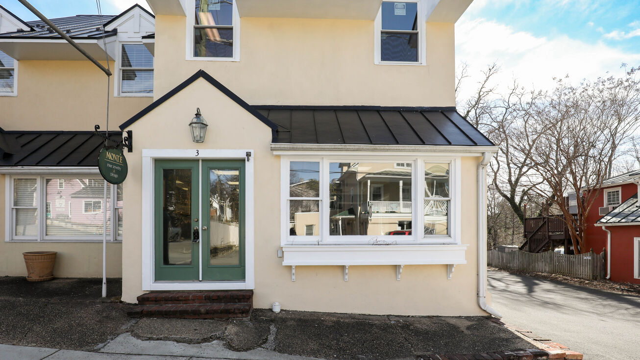 13 W Federal St, Middleburg, VA 20117