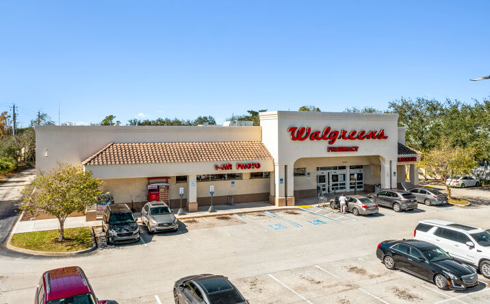 Pictures of Retail property located at 1705 US-1, Vero Beach, FL 32960 for comps - image #1
