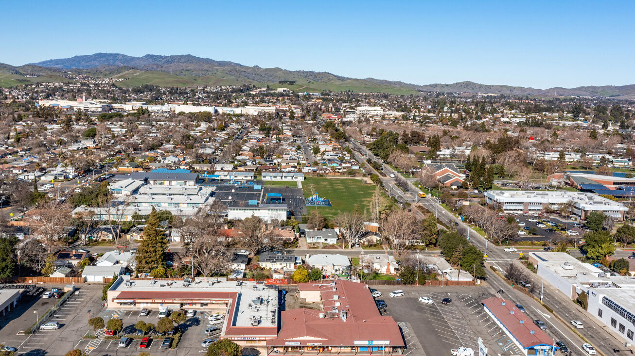 1300 W Texas St, Fairfield, CA 94533