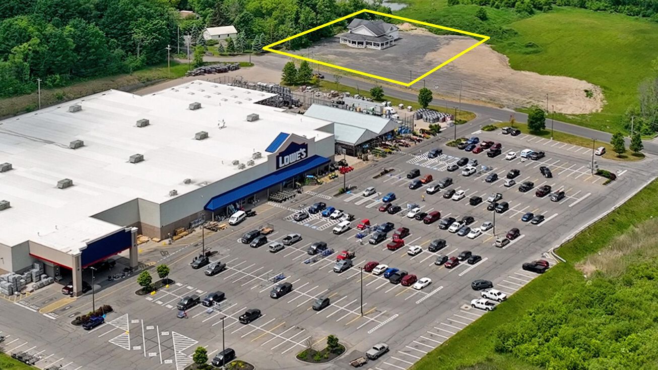 60 Country Ln, Potsdam, NY 13676