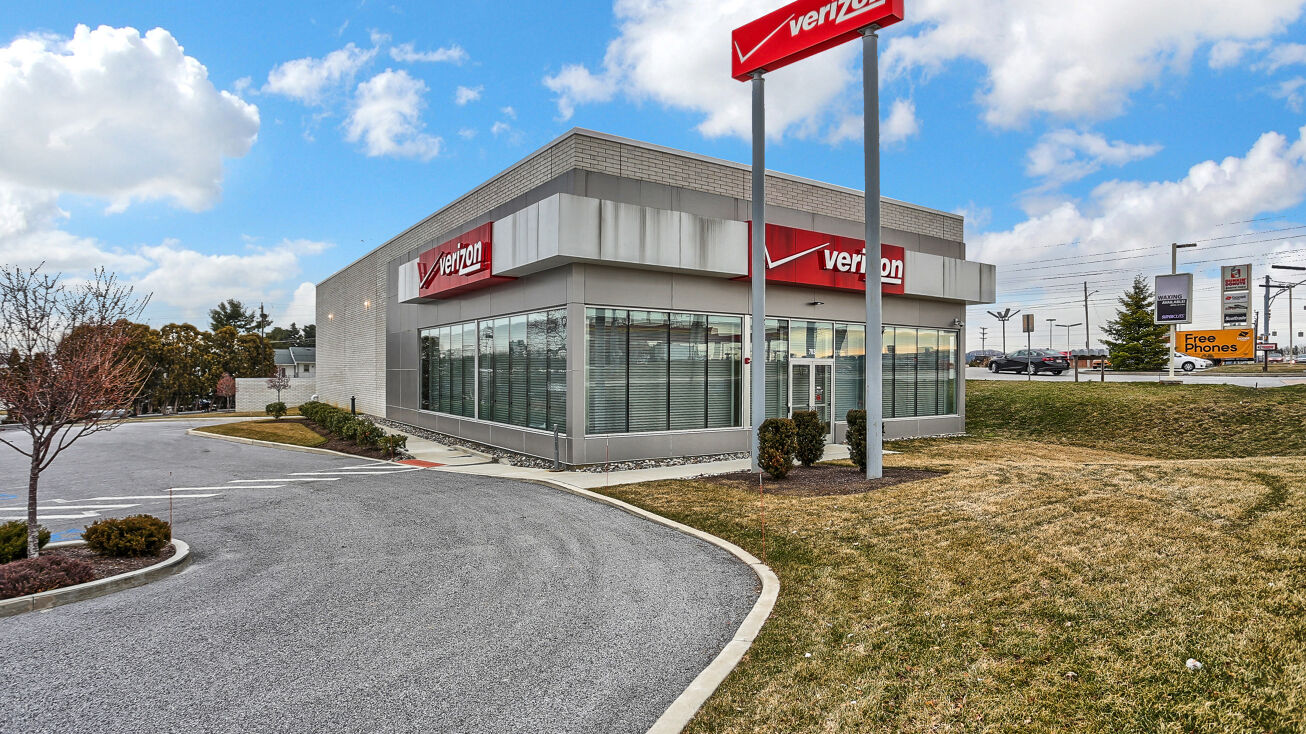 703 Loucks Rd, York, PA 17404 Retail Property for Sale Verizon Wireless