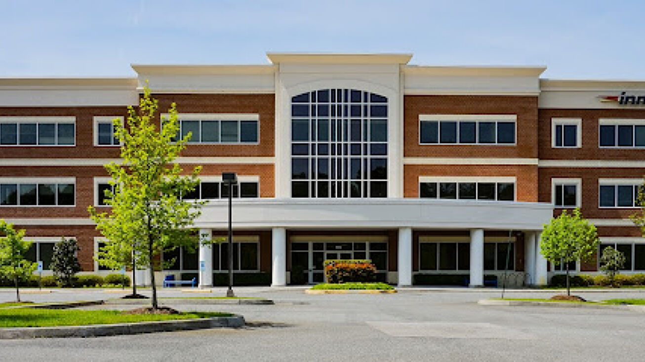 Pictures of Office property located at 555 S Independence Blvd, Virginia Beach, VA 23452 for sales - image #1