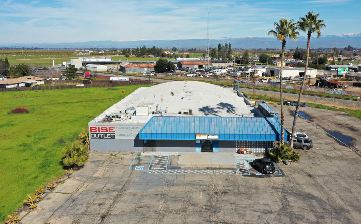 Pictures of Retail property located at 1368 Church Ave, Sanger, CA 93657 for comps - image #1