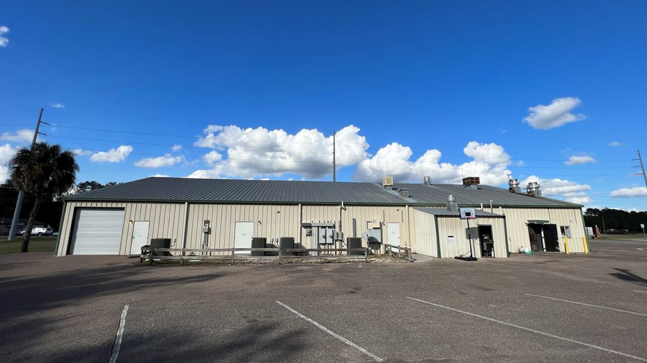 1122 E Wade St, Trenton, FL 32693