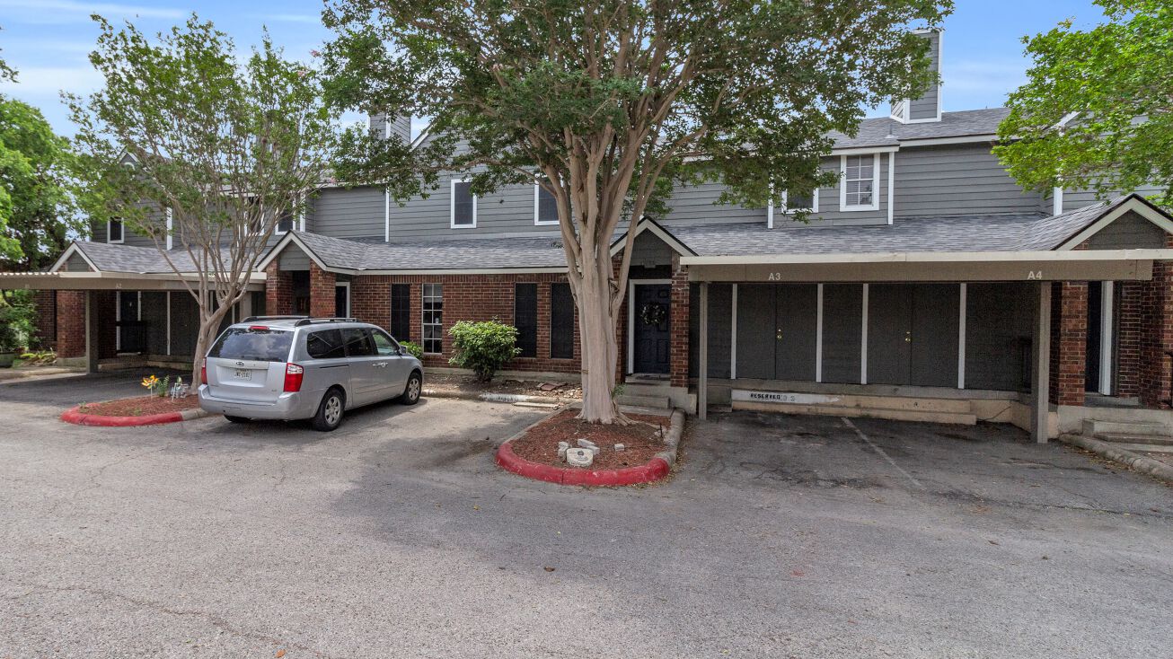 13050 Pk Xing Dr, San Antonio, TX 78217