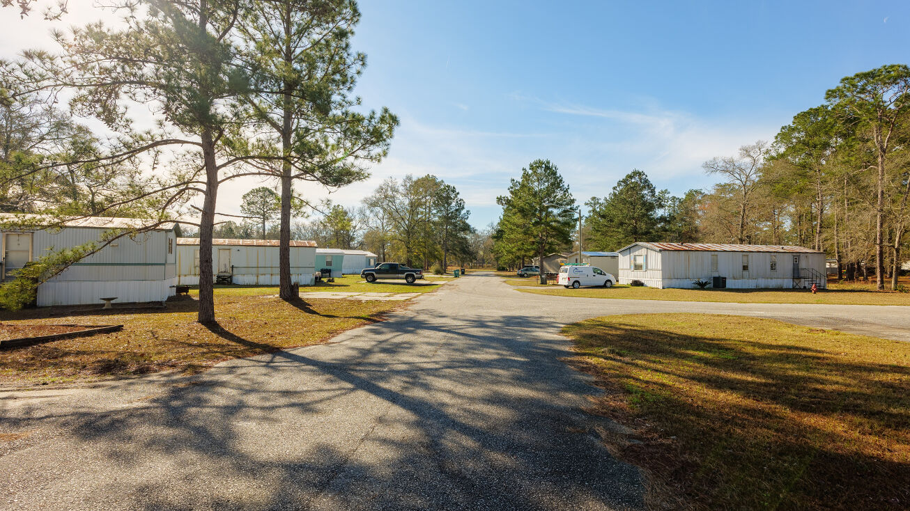 3980 Val Del Rd, Hahira, GA 31632