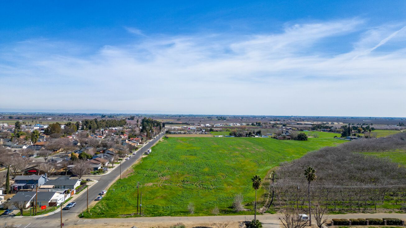 400 Poppy Ave, Patterson, CA 95363