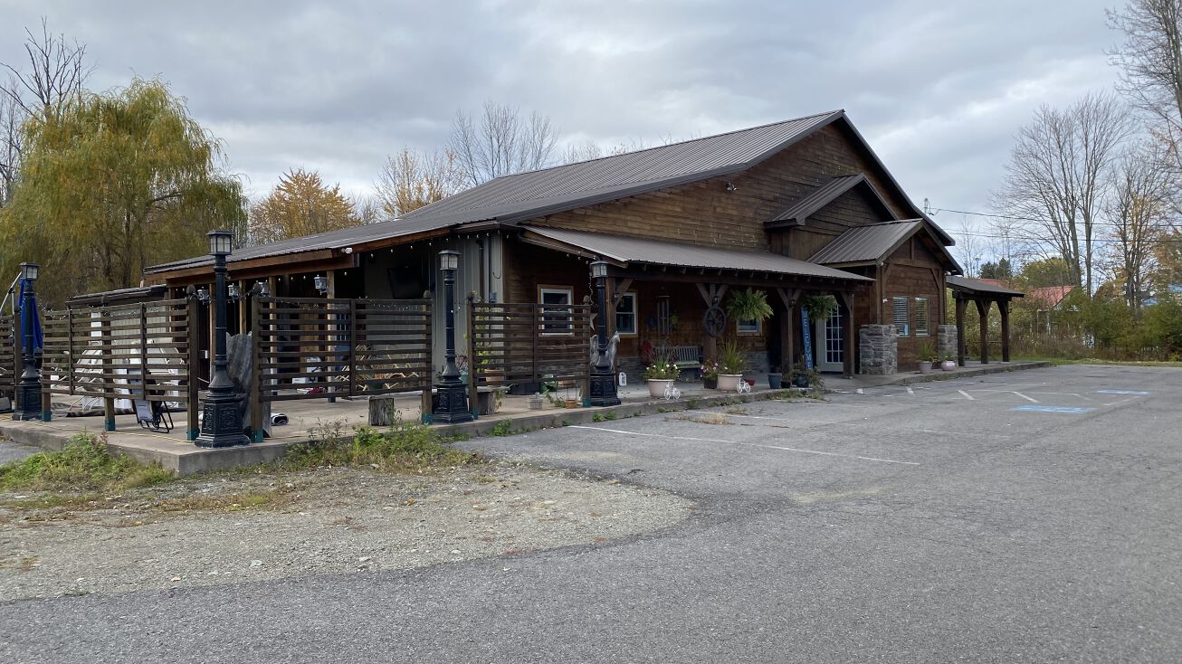 9461 Brewerton Rd, Brewerton, NY 13029