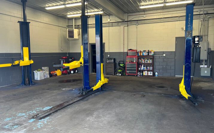 Pictures of Retail property located at 1202 Whipple Ave NW, Canton, OH 44708 for comps - image #1