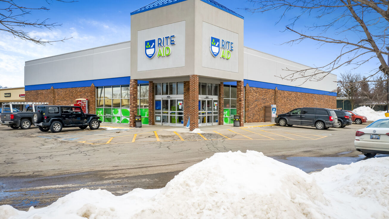 195 M66, Charlevoix, MI 49720