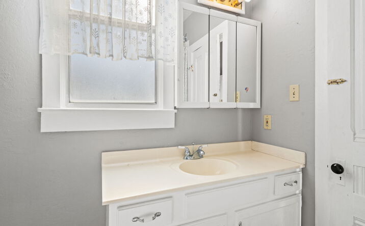 Pictures of Multifamily property located at 517 & 523 Branciforte St, Vallejo, CA 94590 for comps - image #1