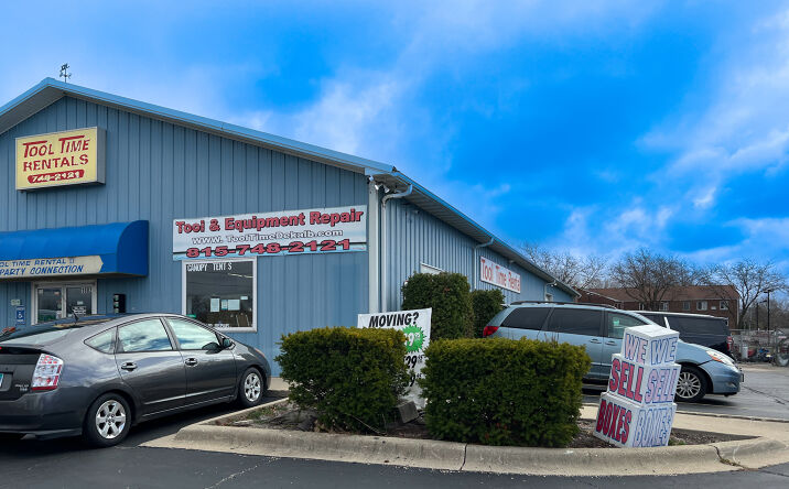 1802 SYCAMORE RD Dekalb IL 60115-2039 APN: 0813151031 | Crexi.com